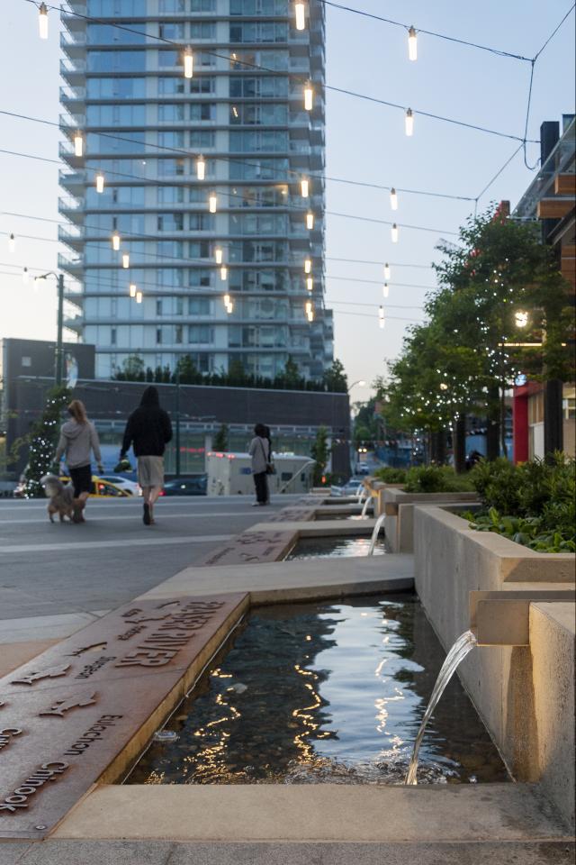 Marine Gateway Water Feature