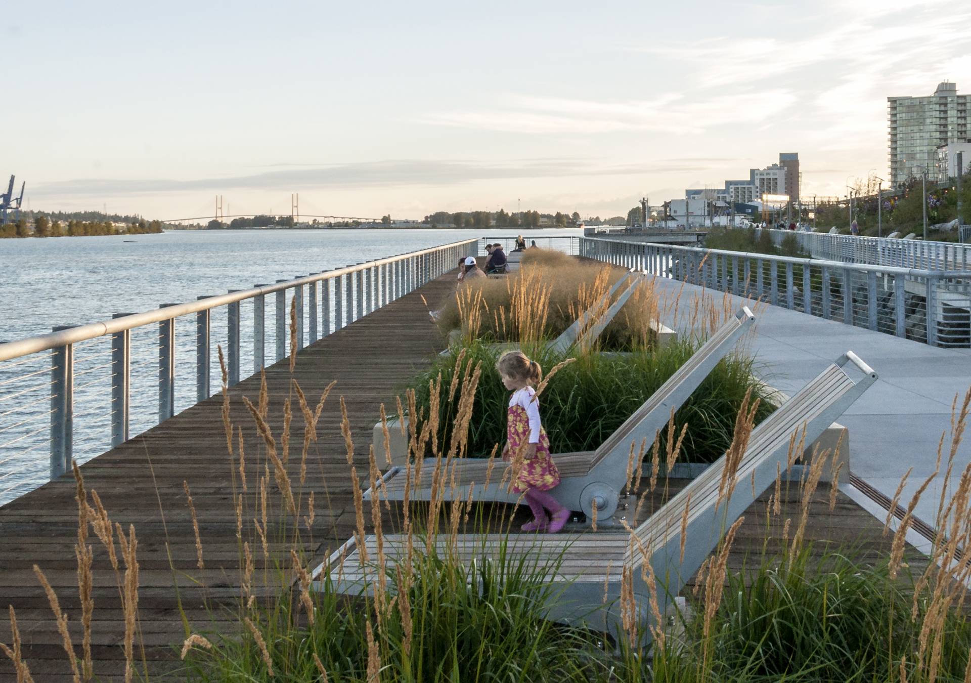 Westminster Pier Park Hinge Loungers