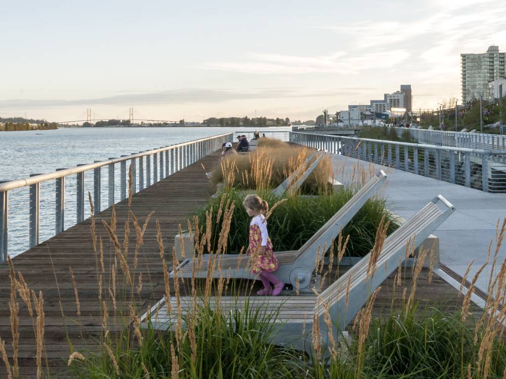photo of Westminster Pier Park custom hinge lounge chairs.
